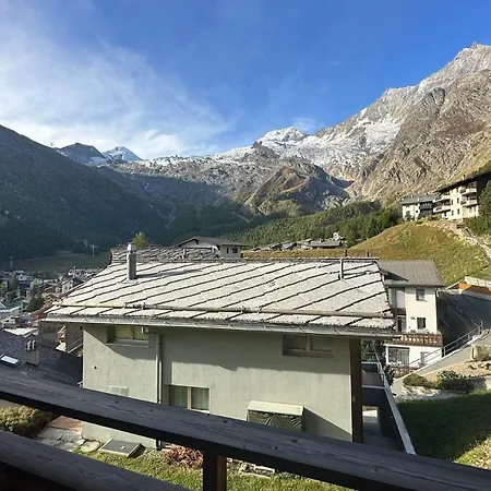 5br Chalet Above The Centre Of Fee