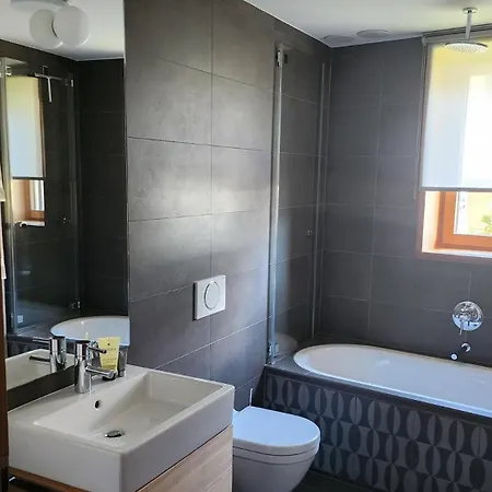5br Chalet Above The Centre Of Fee Villa *